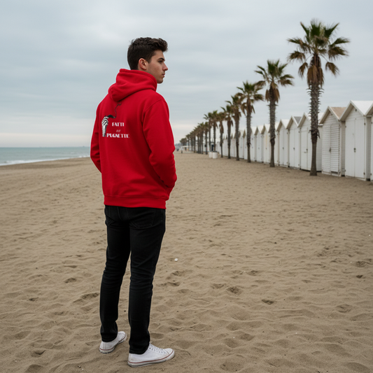 felpa vista dietro mariminum con ragazzo in spiaggia