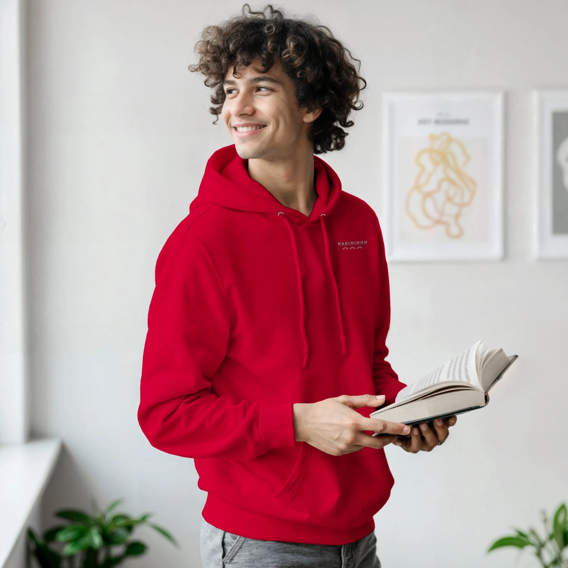 felpa vista frontale col logo mariminum indossata da ragazzo